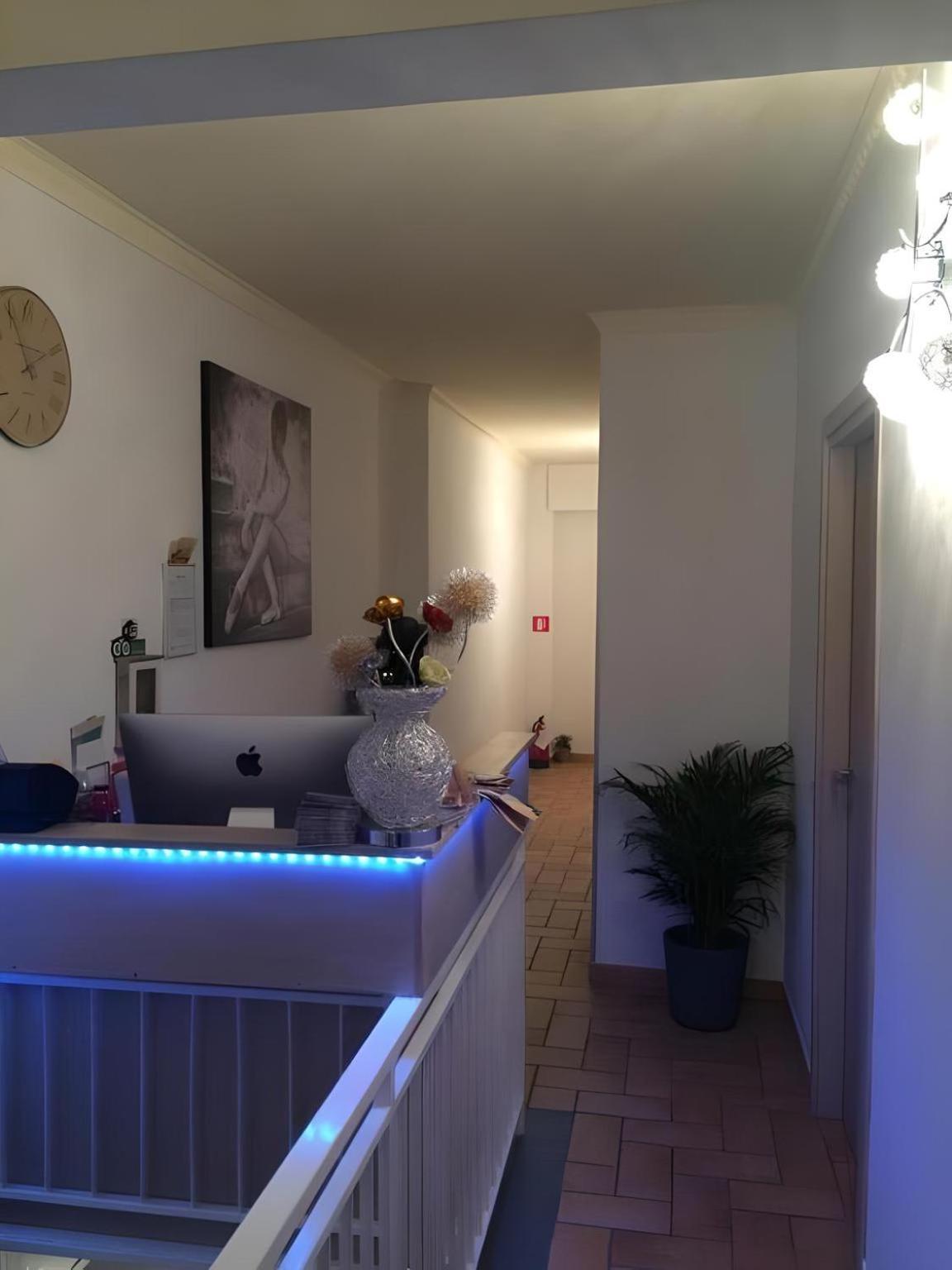 Отель Casa Boss Oblivium Флоренция Экстерьер фото